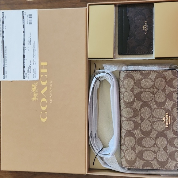 Coach Boxed Anna Foldover Clutch Crossbody and Card Case - Picture 2 of 6